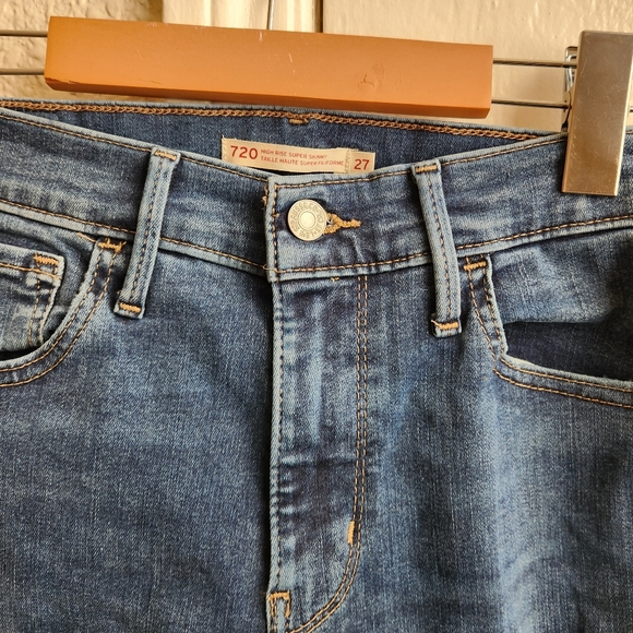 Levi's- 720 High Rise Super Skinny - Picture 6 of 9